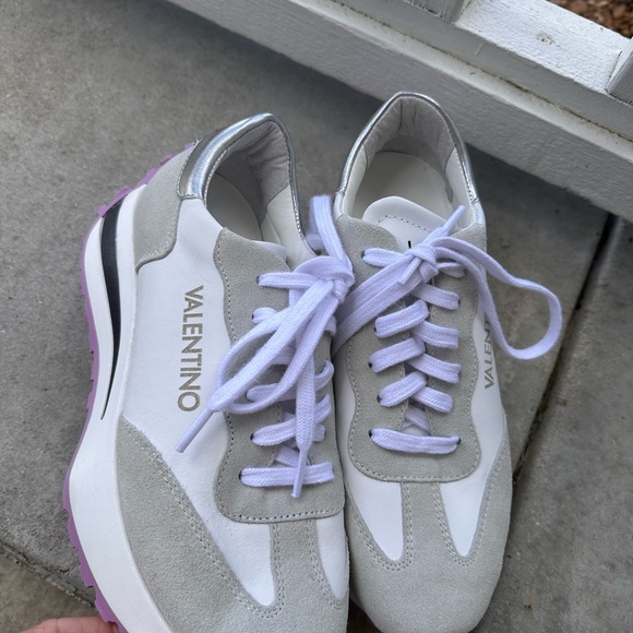 Valentino White and Gray Athletic Sneakers with Retro Design - Picture 9 of 10